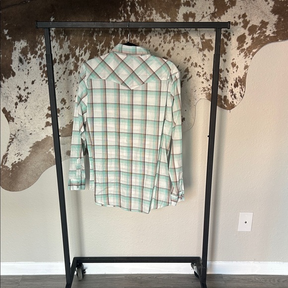 Wrangler Women’s Pearl Snap Shirt - Mint and White Plaid - Picture 4 of 4